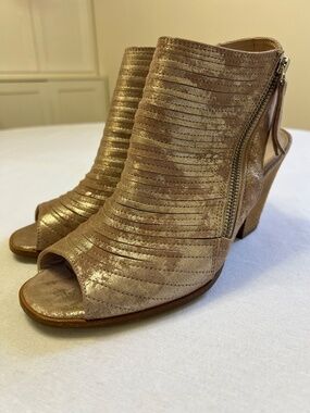 Paul Green Cayanne Pale Gold Metallic Bronze Peep Toe Side Zip Sandal Bootie 9